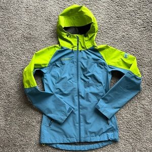 NWOT Gore-Tex Mammut Rain Jacket women’s size SMALL